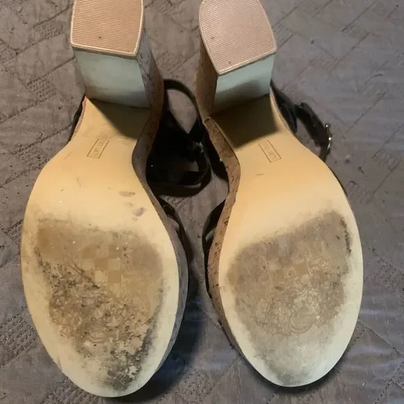 Vince Camuto Black Patent heels  Size 9.5 - Picture 8 of 13